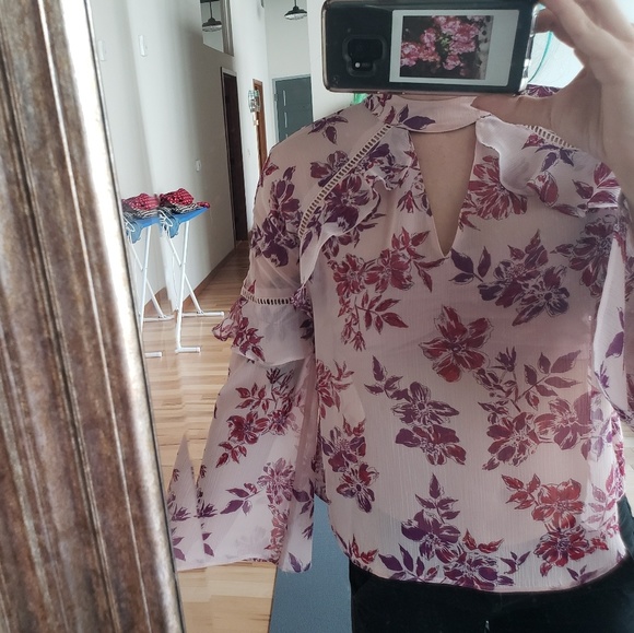 Express Sheer Ruffle Keyhole Blouse - Picture 3 of 4